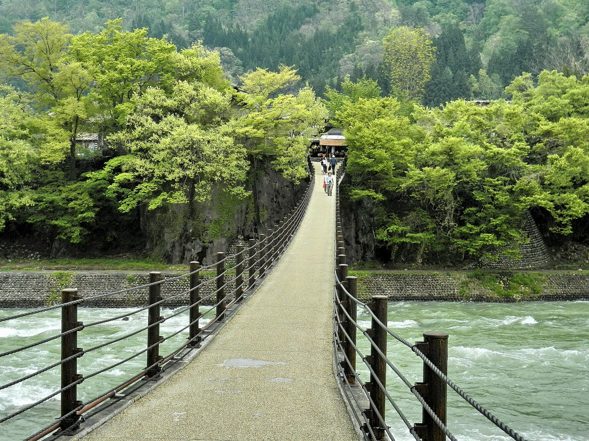 相逢桥：相逢桥：Wikimedia Commons 文件「邂逅橋 Deai Bridge - panoramio.jpg」中的桥梁实景。
