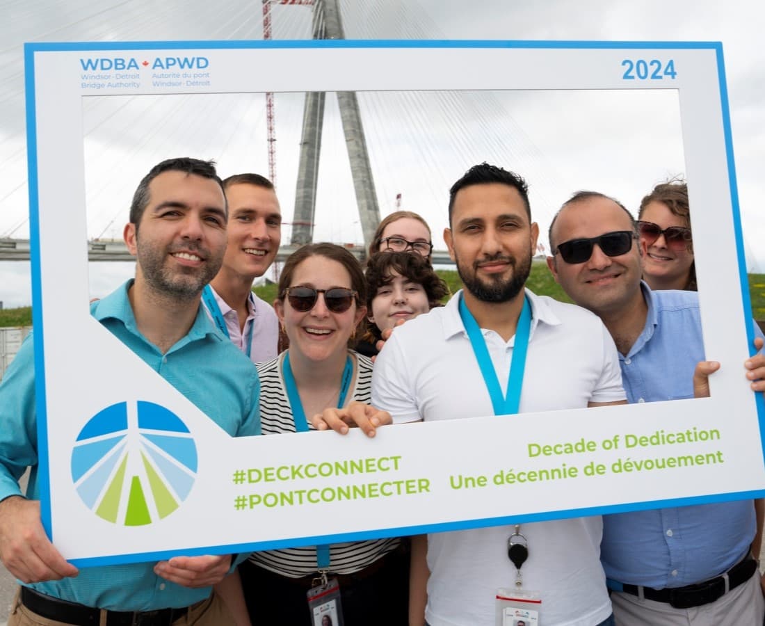 戈迪·豪国际大桥：2024 年 #DECKCONNECTED 桥面合龙纪念合影
