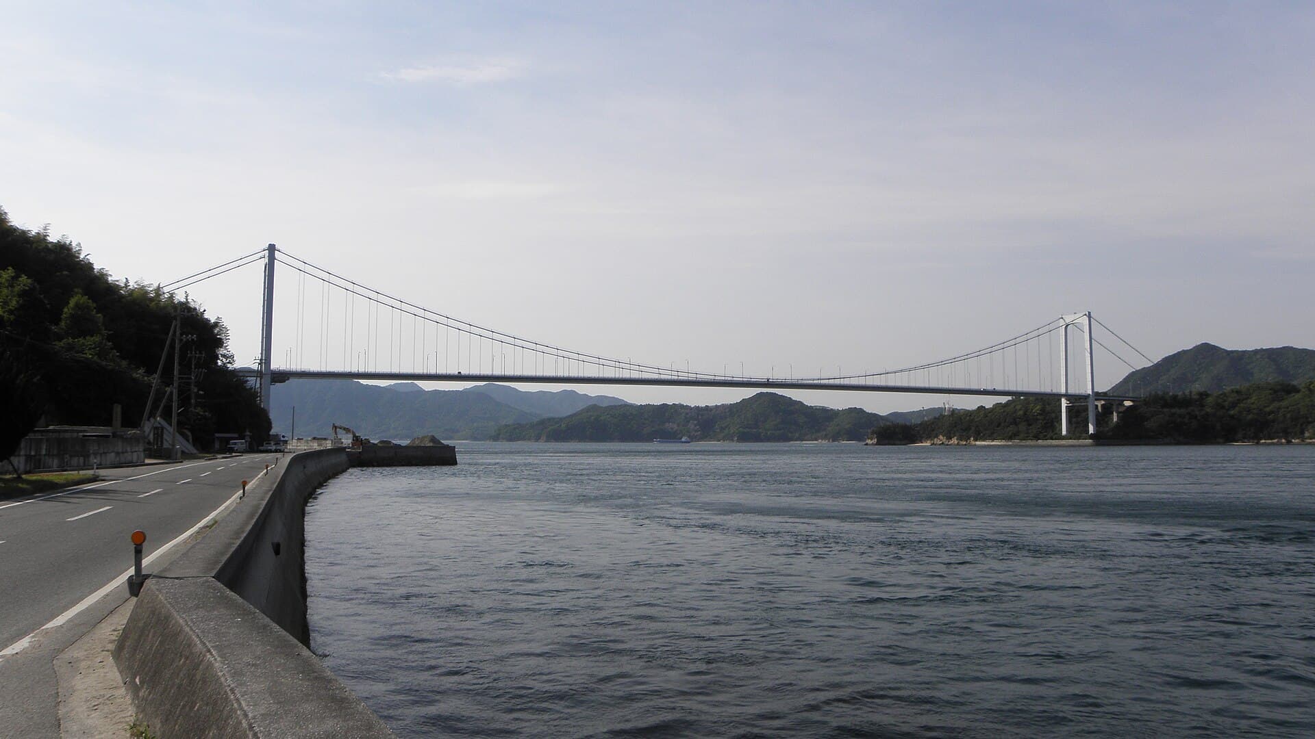 伯方·大岛大桥：伯方·大岛大桥：Wikimedia Commons 文件「Hakata-Oshima Bridge.JPG」中的桥梁实景。