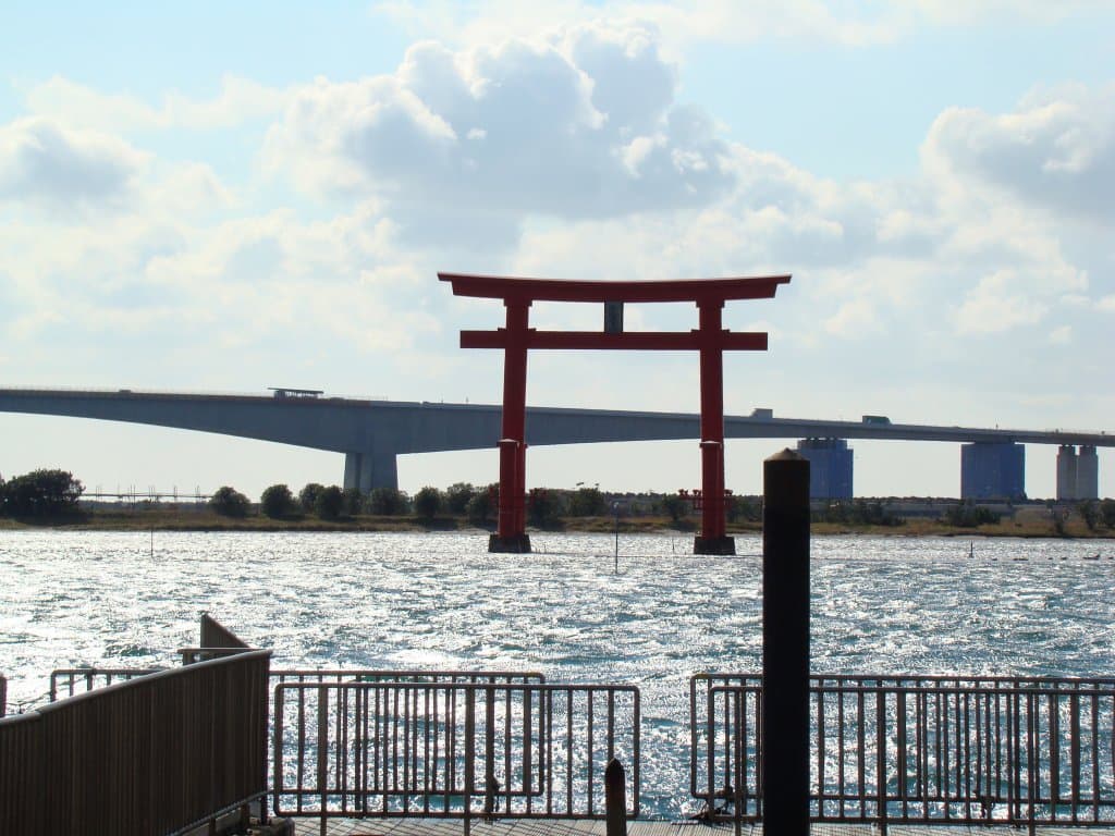 浜名大桥：浜名大桥：Wikimedia Commons 文件「Hamana Ōhashi 02.jpg」中的桥梁实景。