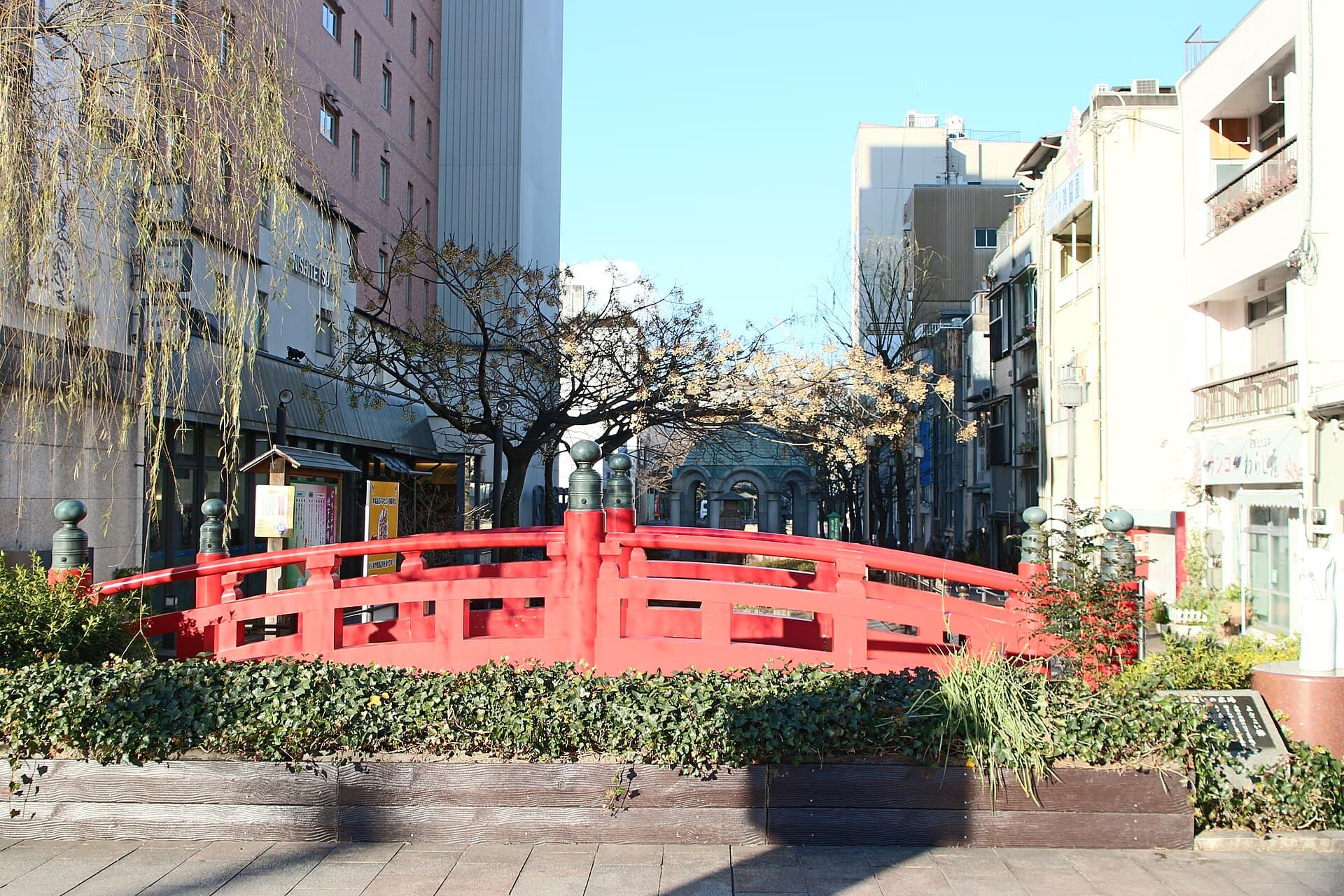 播磨屋桥：播磨屋桥：Wikimedia Commons 文件「Harimayabashi 20170123.jpg」中的桥梁实景。