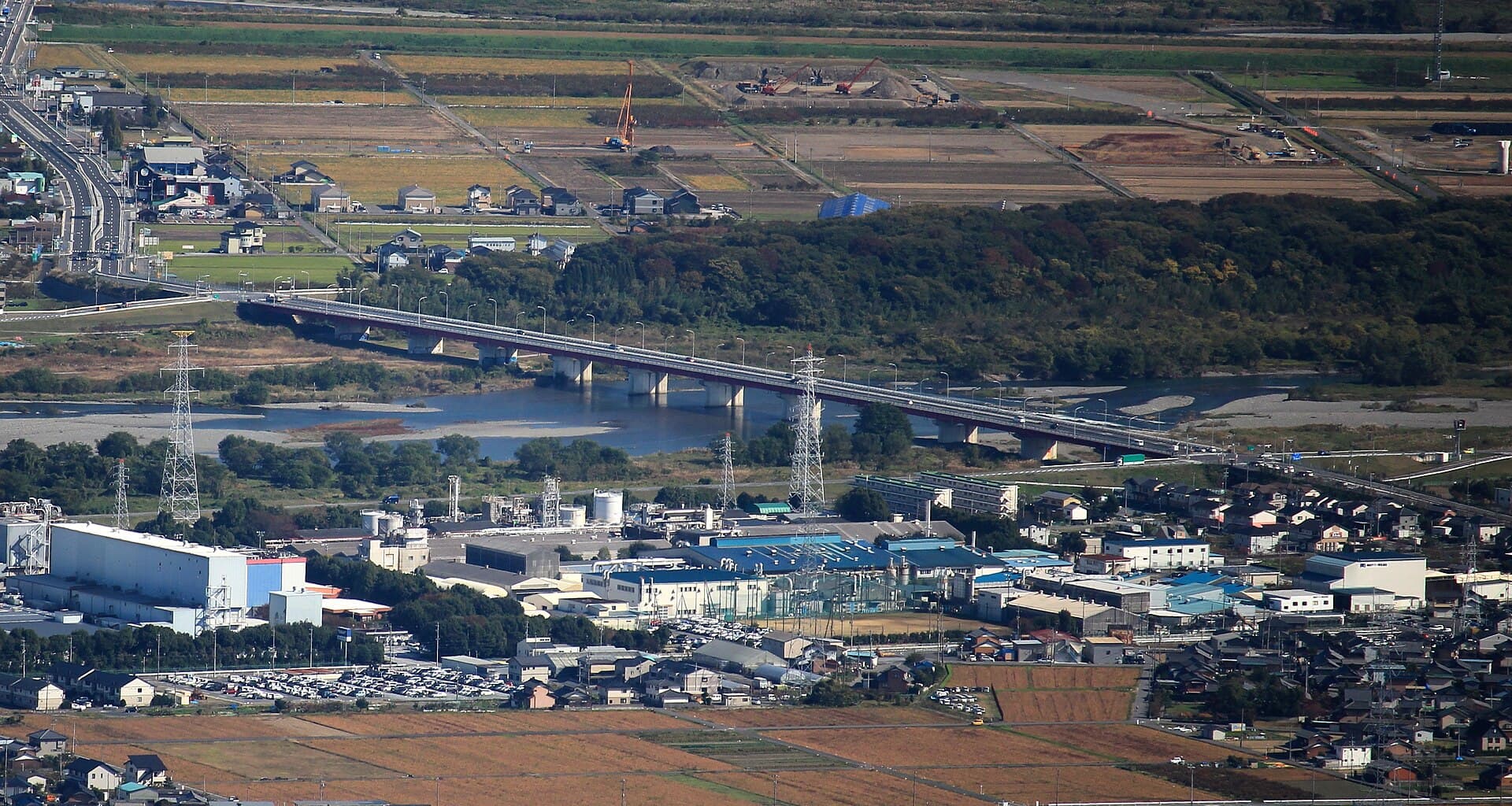 平野庄桥：平野庄桥：Wikimedia Commons 文件「Hiranosho Bridge.JPG」中的桥梁实景。