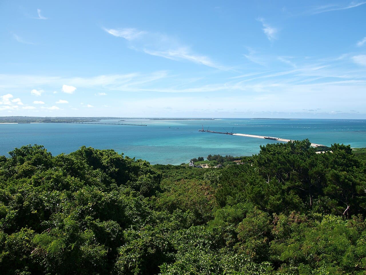 伊良部大桥：伊良部大桥：Wikimedia Commons 文件「Irabu oohashi1.jpg」中的桥梁实景。