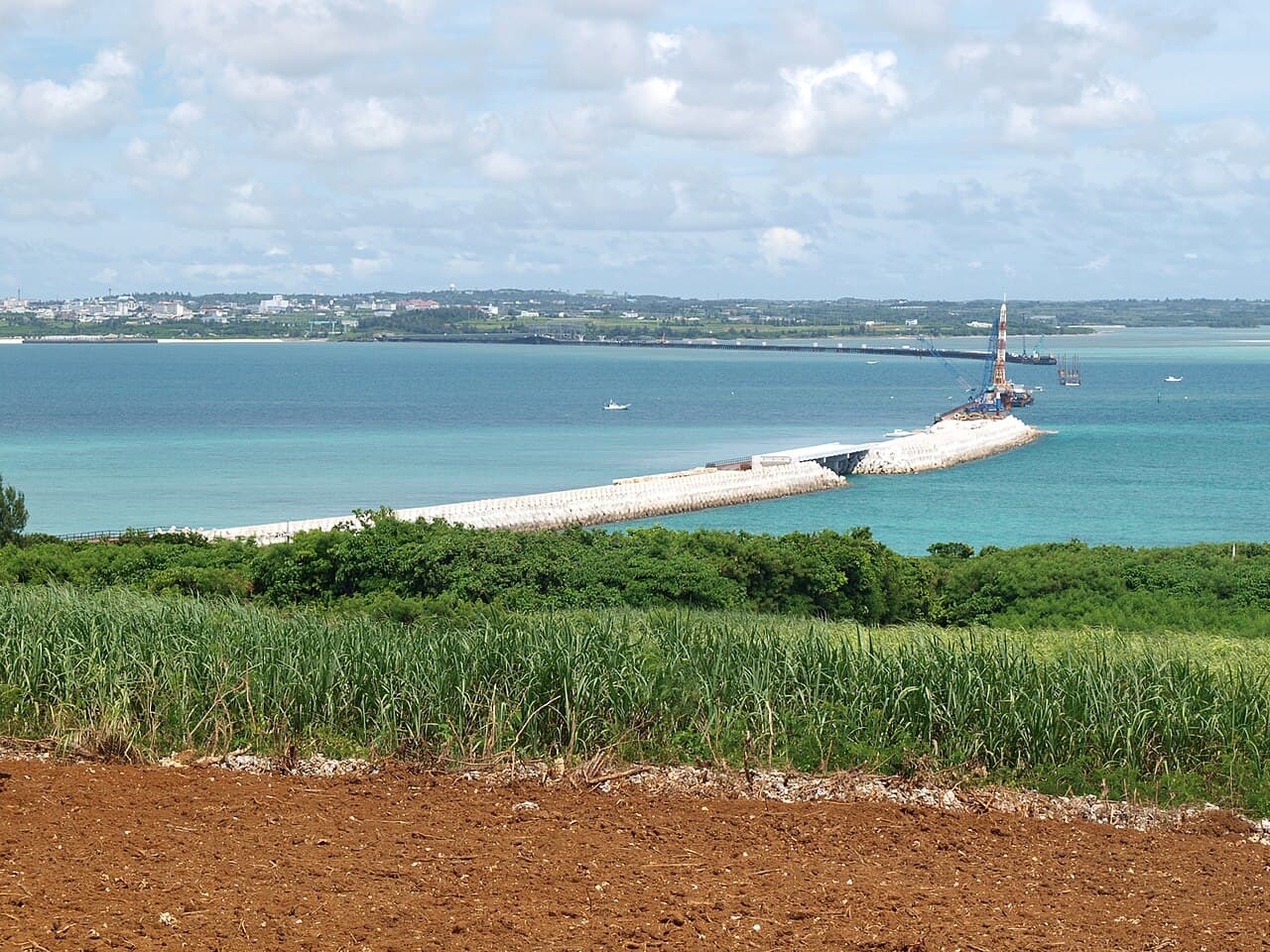 伊良部大桥：伊良部大桥：Wikimedia Commons 文件「Irabu oohashi2.jpg」中的桥梁实景。