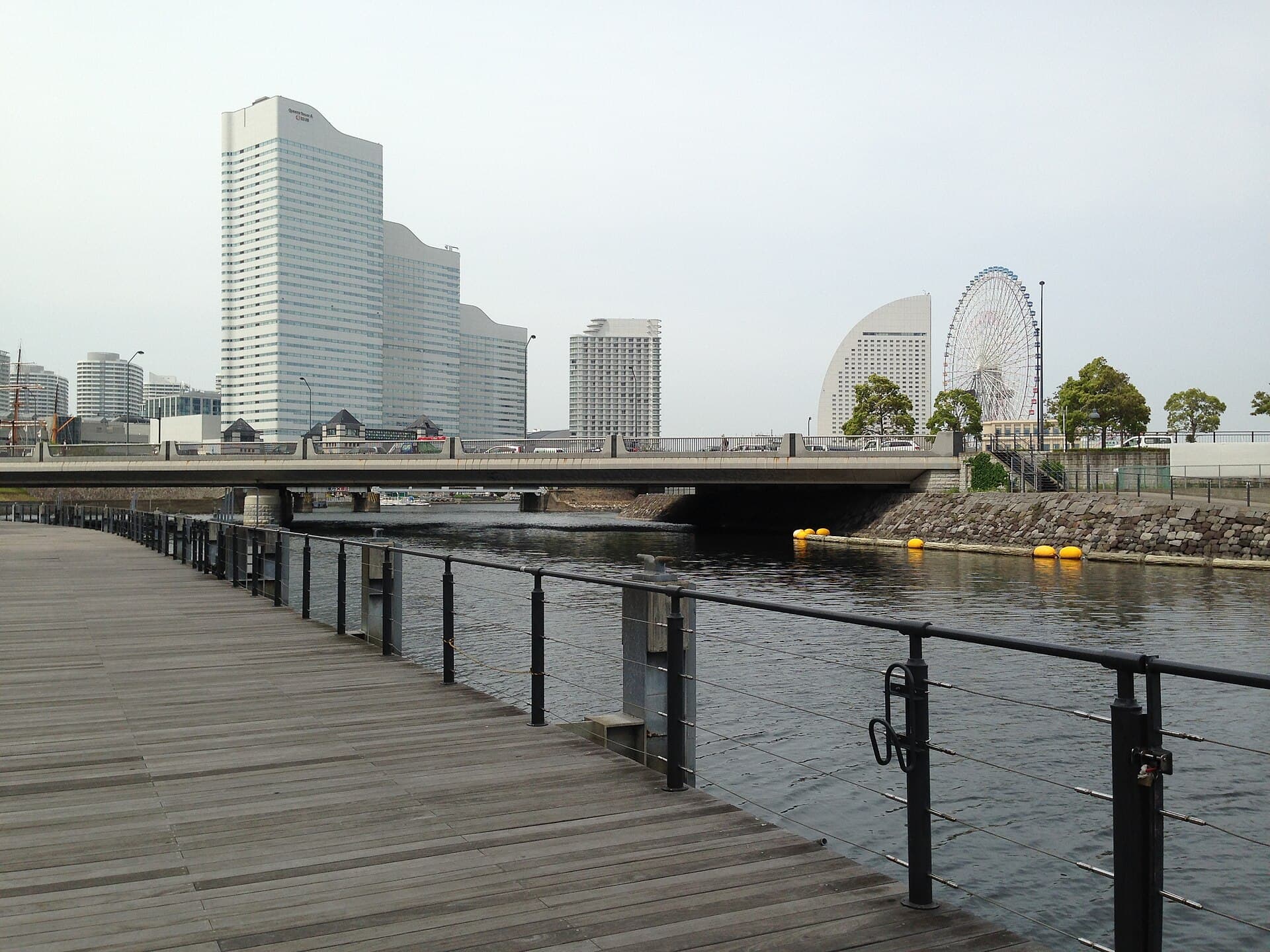 北仲桥：北仲桥：Wikimedia Commons 文件「Kitanaka-bashi (Bridge) 3.JPG」中的桥梁实景。