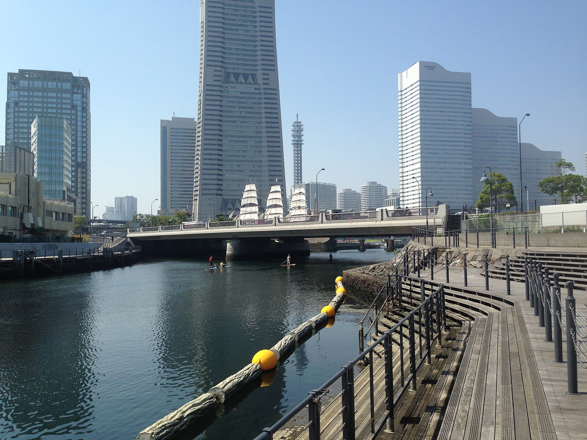 北仲桥：北仲桥：Wikimedia Commons 文件「Kitanaka-bashi (Bridge) 05.JPG」中的桥梁实景。