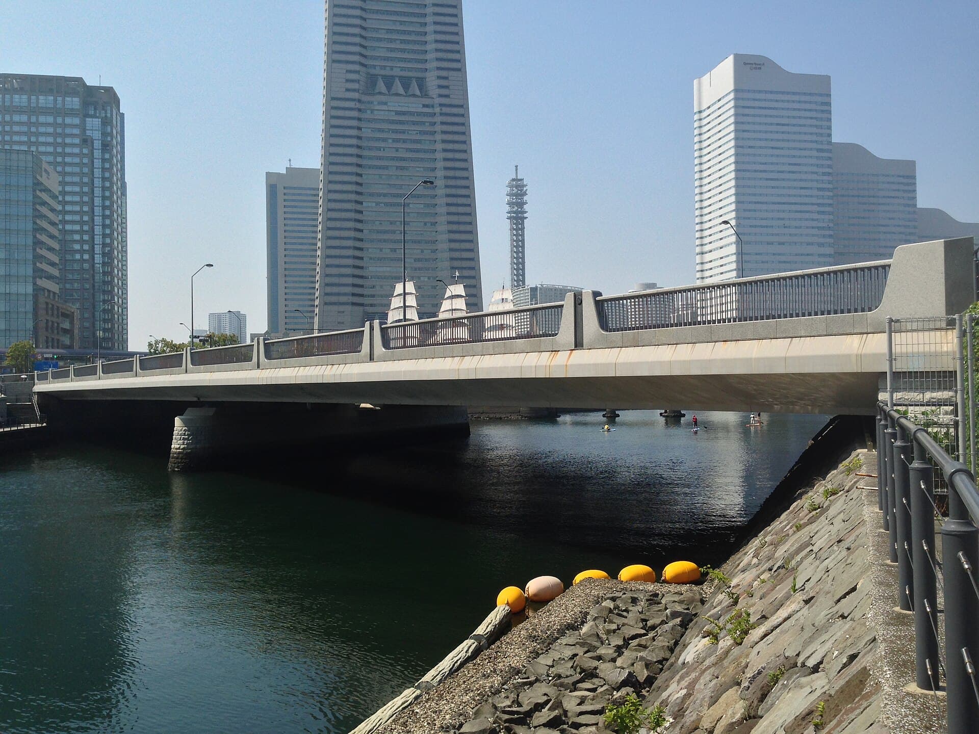 北仲桥：北仲桥：Wikimedia Commons 文件「Kitanaka-bashi (Bridge) 06.JPG」中的桥梁实景。