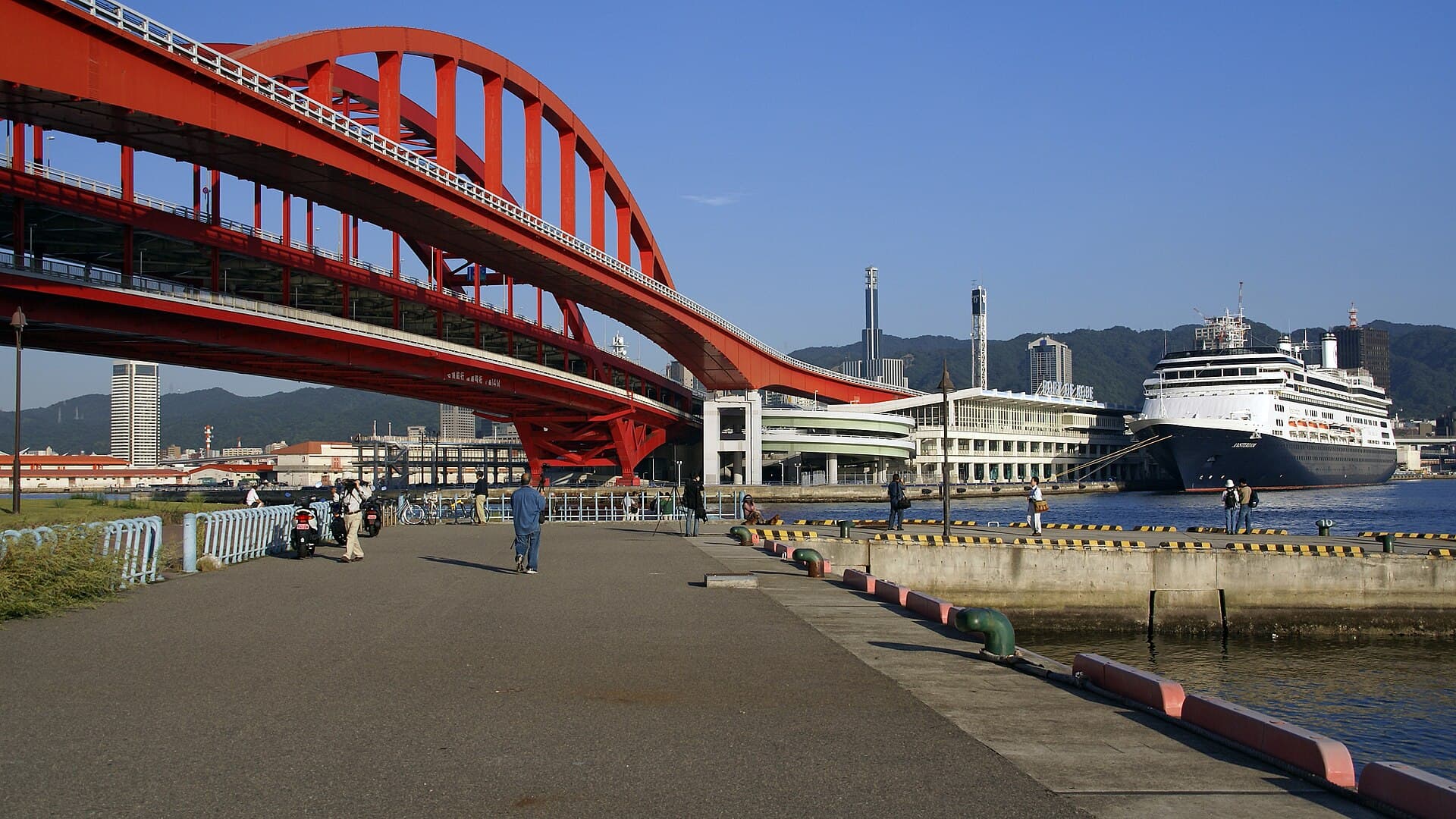 神户大桥：神户大桥：Wikimedia Commons 文件「Amsterdam at Kobe11s3200.jpg」中的桥梁实景。