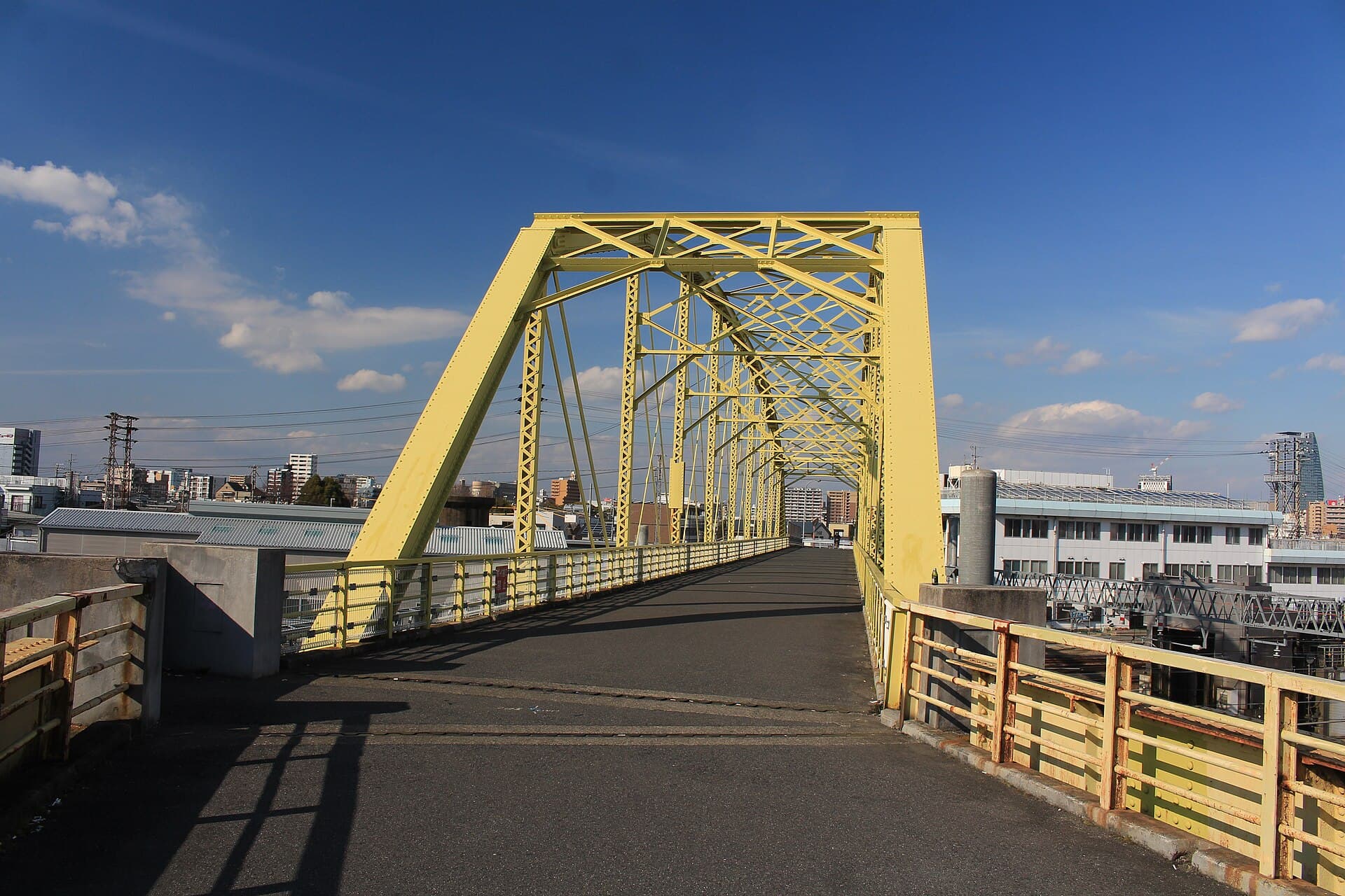 向野桥（名古屋）：名古屋向野桥：Wikimedia Commons 文件「Kōya Bridge s2.jpg」中的桥梁实景。