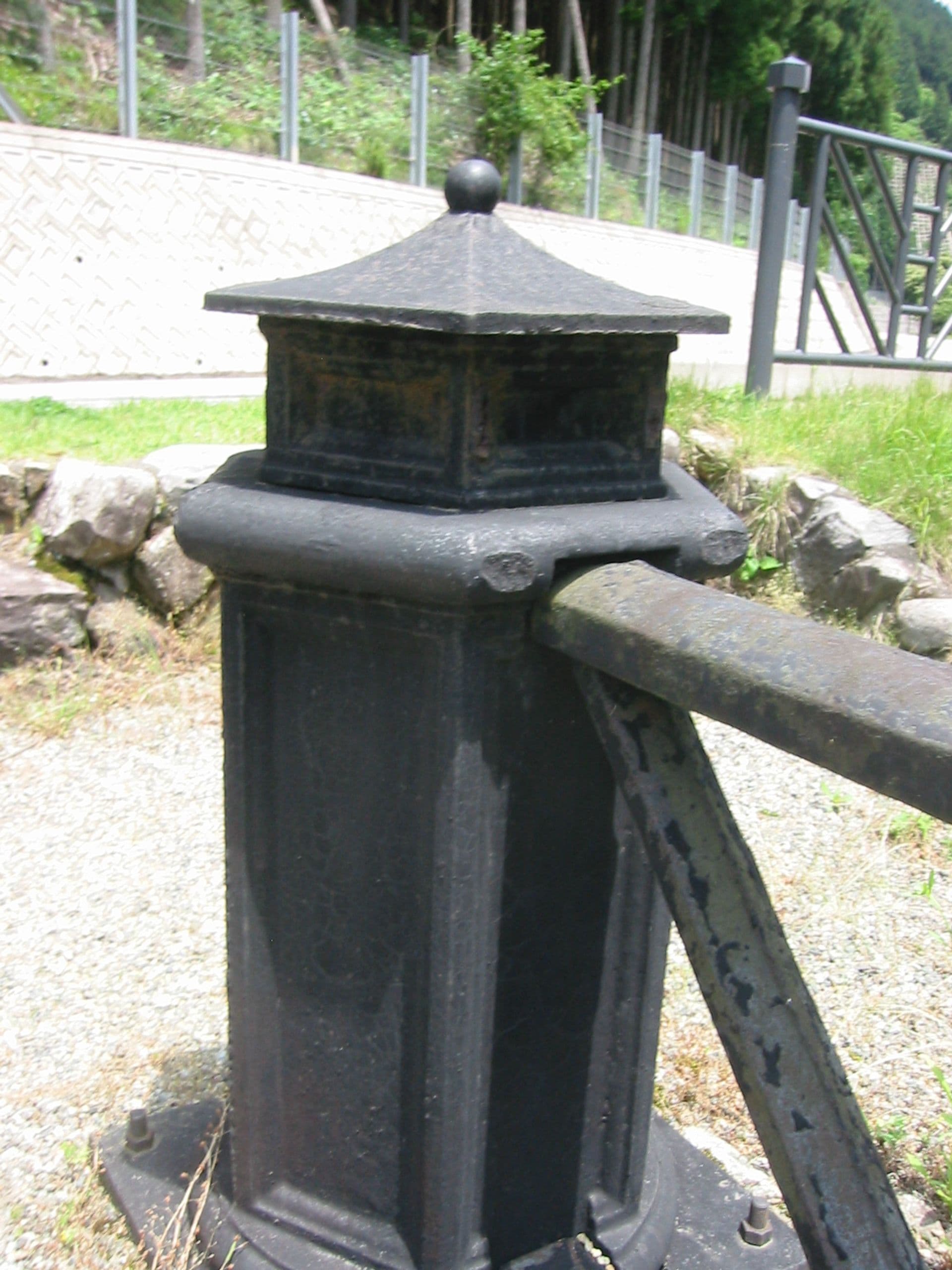 神子畑铸铁桥：神子畑铸铁桥：Wikimedia Commons 文件「Mikohata6601.JPG」中的桥梁实景。