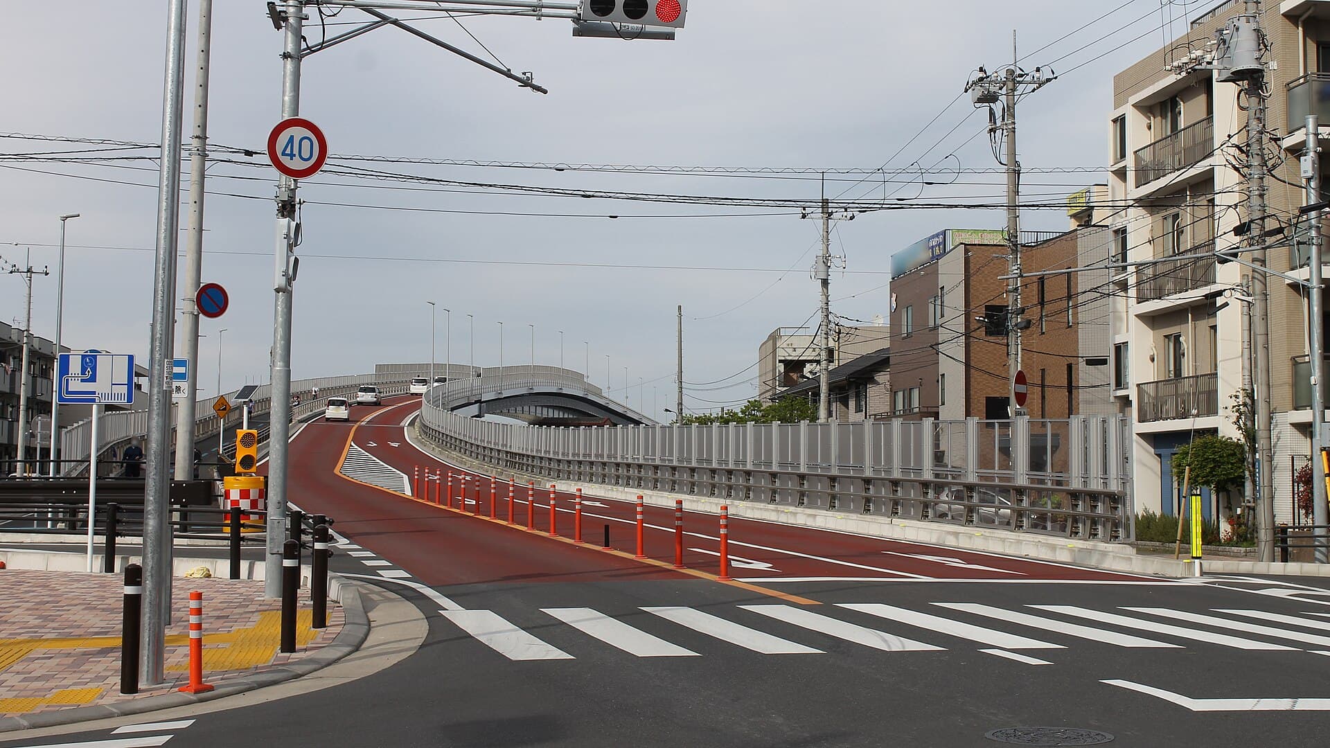 妙典桥：妙典桥：Wikimedia Commons 文件「Myoden bridge 20200503 155818.jpg」中的桥梁实景。