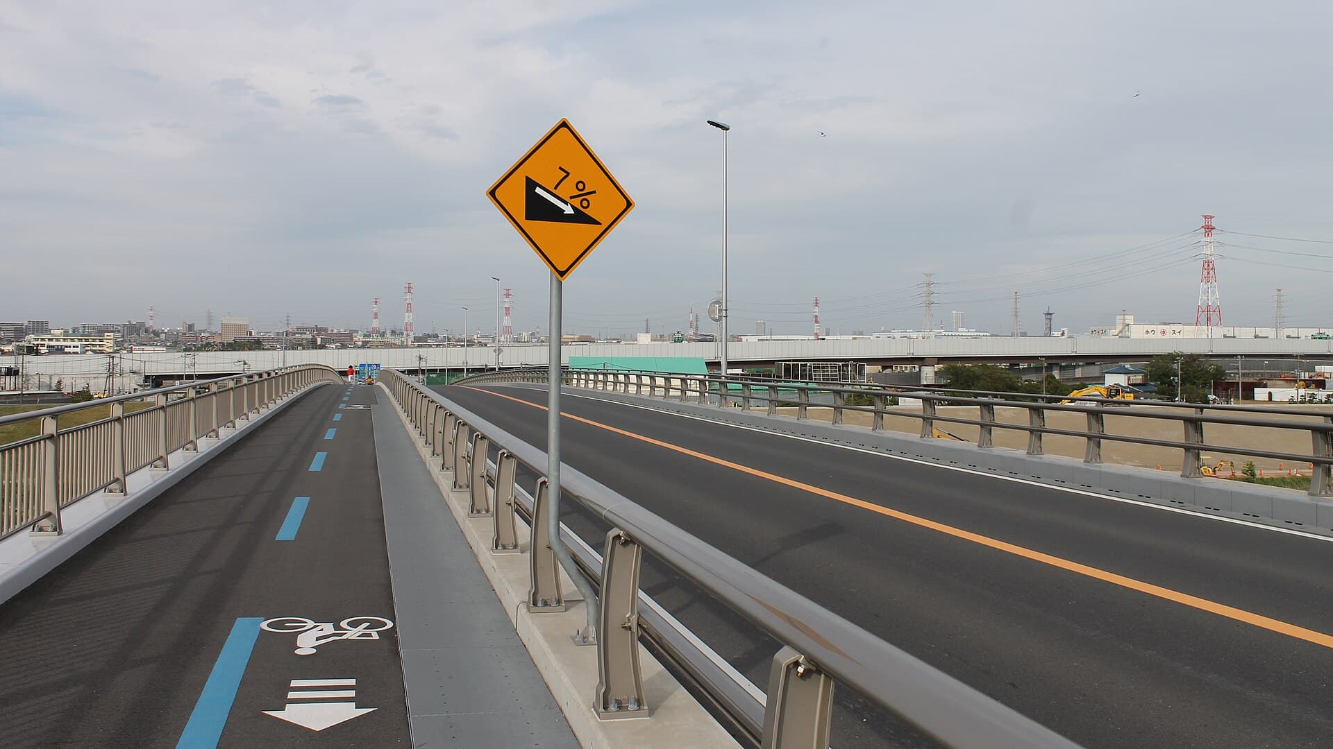 妙典桥：妙典桥：Wikimedia Commons 文件「Myoden bridge 20200503 161848.jpg」中的桥梁实景。