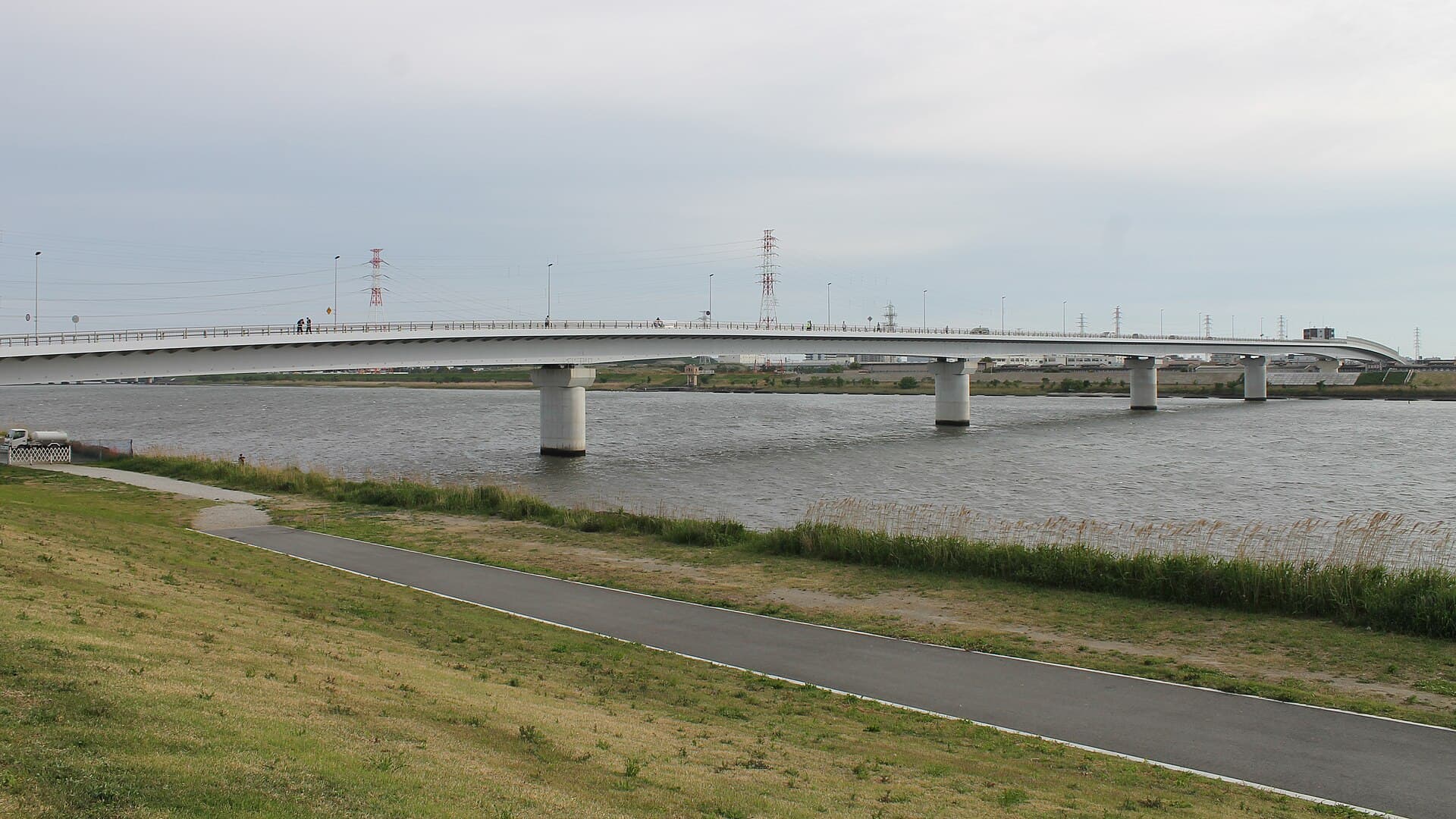 妙典桥：妙典桥：Wikimedia Commons 文件「Myoden bridge 20200503 163020.jpg」中的桥梁实景。