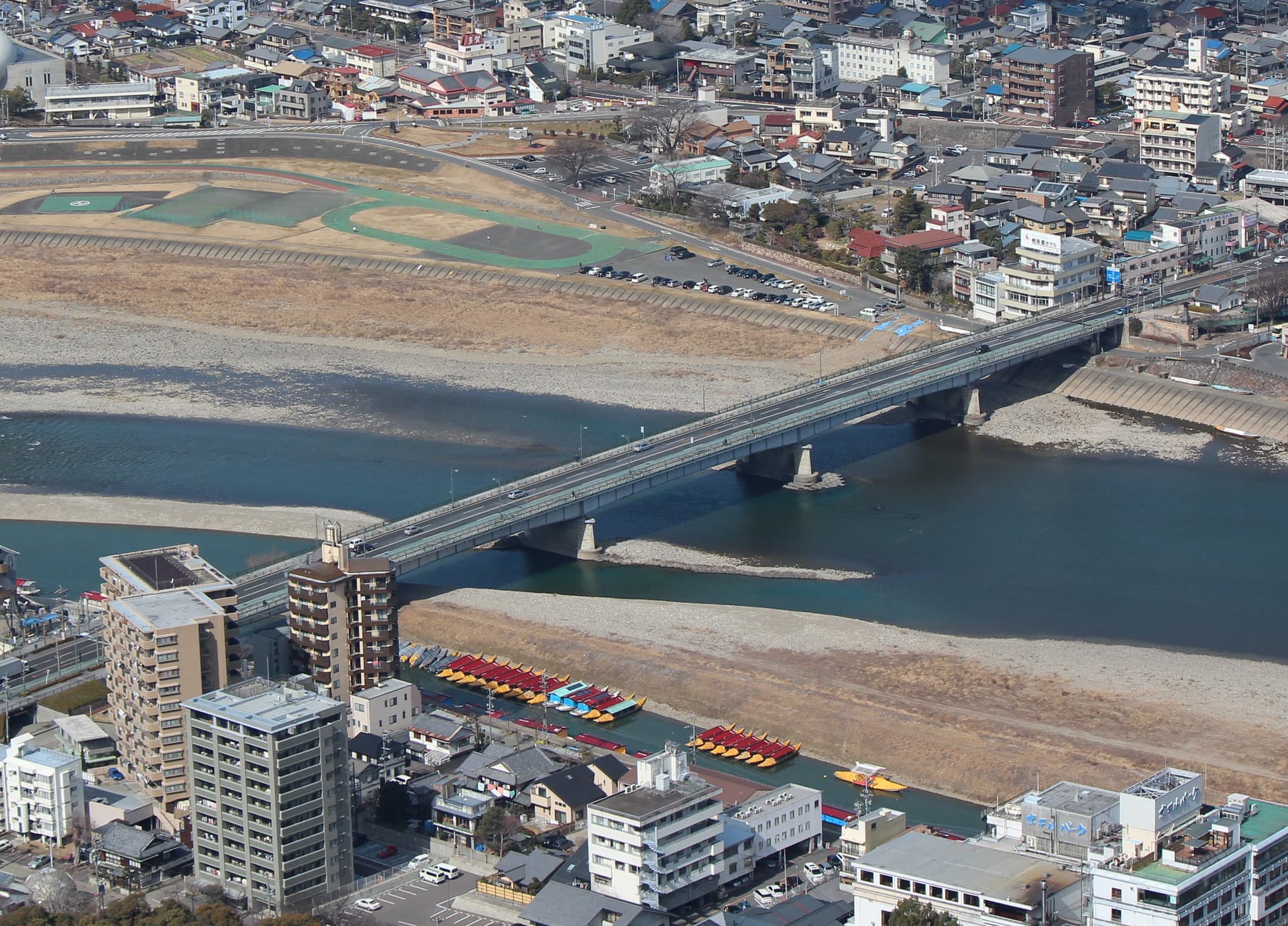 长良桥：长良桥：Wikimedia Commons 文件「Nagara Bridge.jpg」中的桥梁实景。