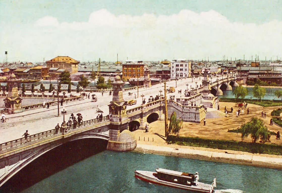 难波桥（大阪）：难波桥（大阪）：Wikimedia Commons 文件「NaniwaNakanoshima.jpg」中的桥梁实景。