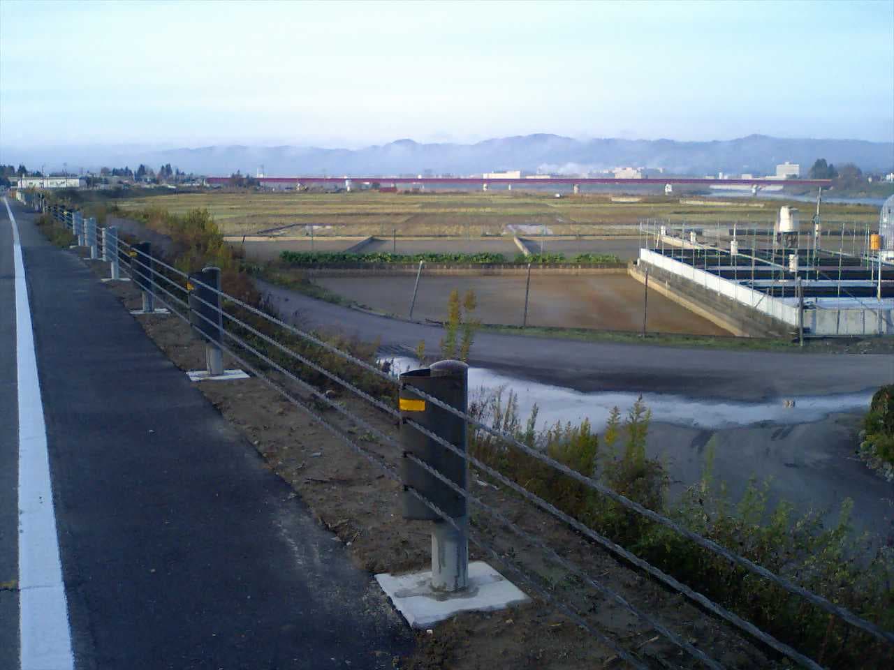 小千谷大桥：小千谷大桥：Wikimedia Commons 文件「20061119odiyaoohashi Bridge.jpg」中的桥梁实景。