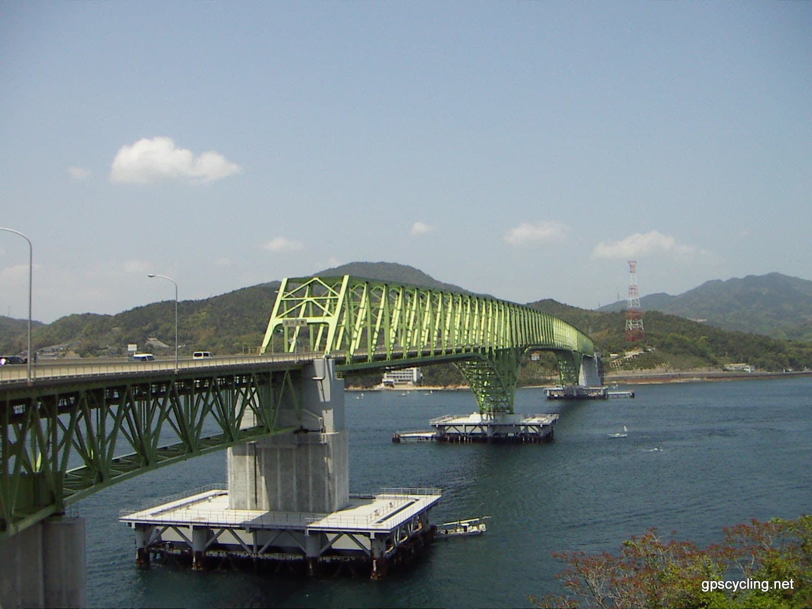 大岛大桥（山口县）：大岛大桥（山口县）：Wikimedia Commons 文件「大島大橋 - panoramio.jpg」中的桥梁实景。