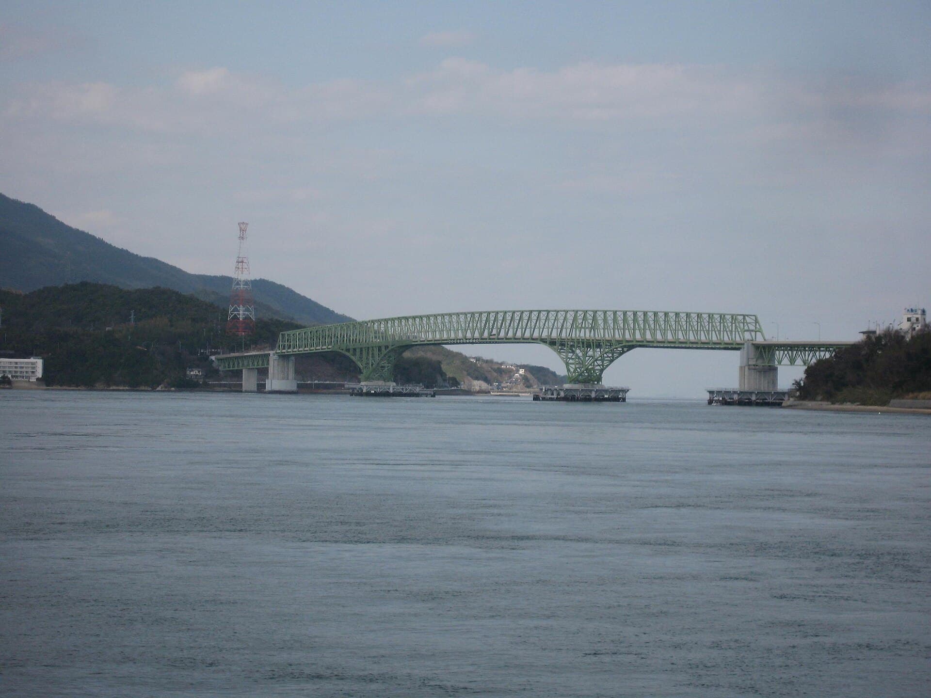 大岛大桥（山口县）：大岛大桥（山口县）：Wikimedia Commons 文件「大島大橋（山口県）1.jpg」中的桥梁实景。