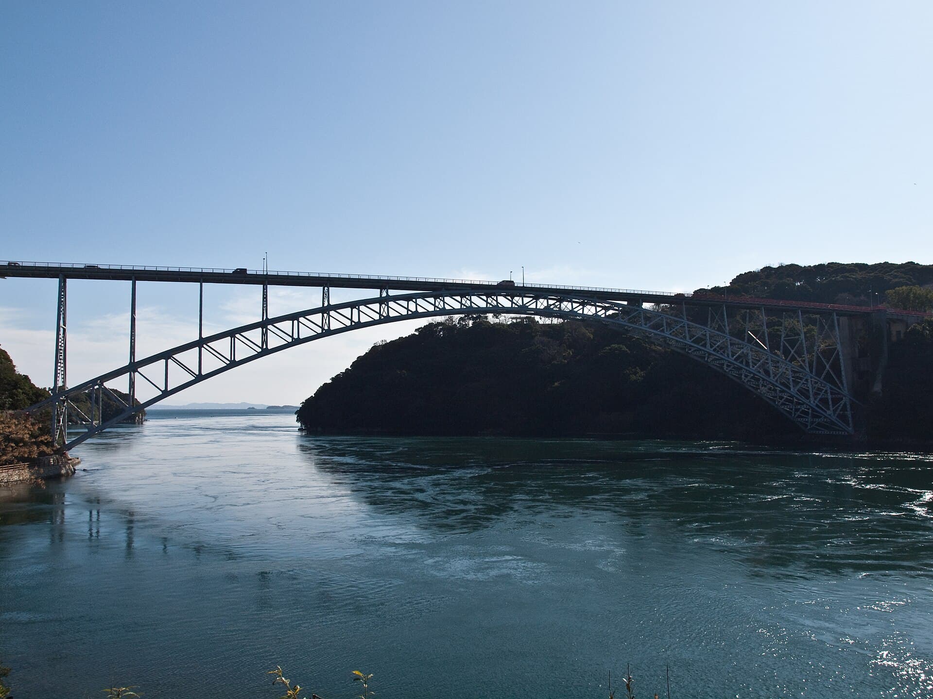 西海大桥（长崎）：西海大桥（长崎）：Wikimedia Commons 文件「Saikai Bridge 1031113.jpg」中的桥梁实景。