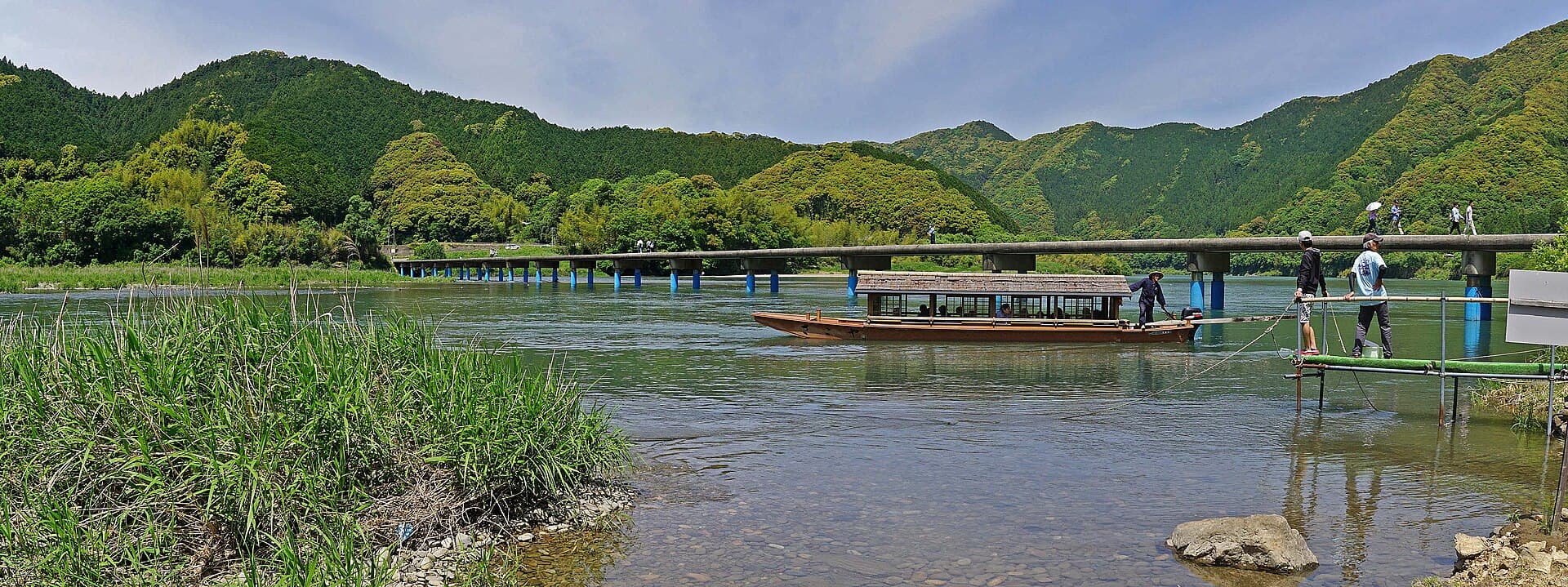 佐田沉下桥（今成桥）：佐田沉下桥（今成桥）：Wikimedia Commons 文件「Satano chinka bashi - 佐田沈下橋 - panoramio (5).jpg」中的桥梁实景。