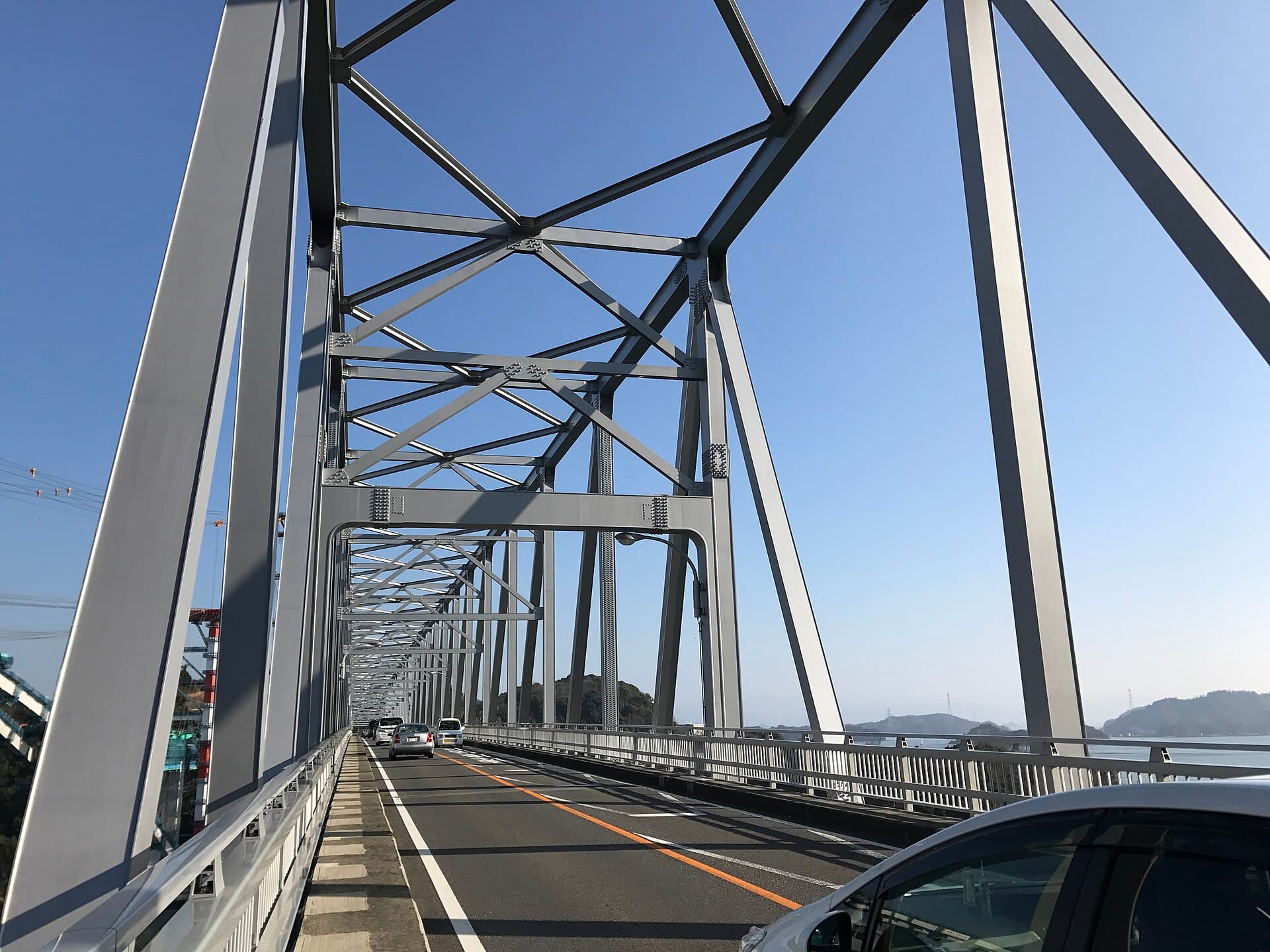 天门桥：天门桥：Wikimedia Commons 文件「Temmonkyo Bridge 20170103-2.jpg」中的桥梁实景。