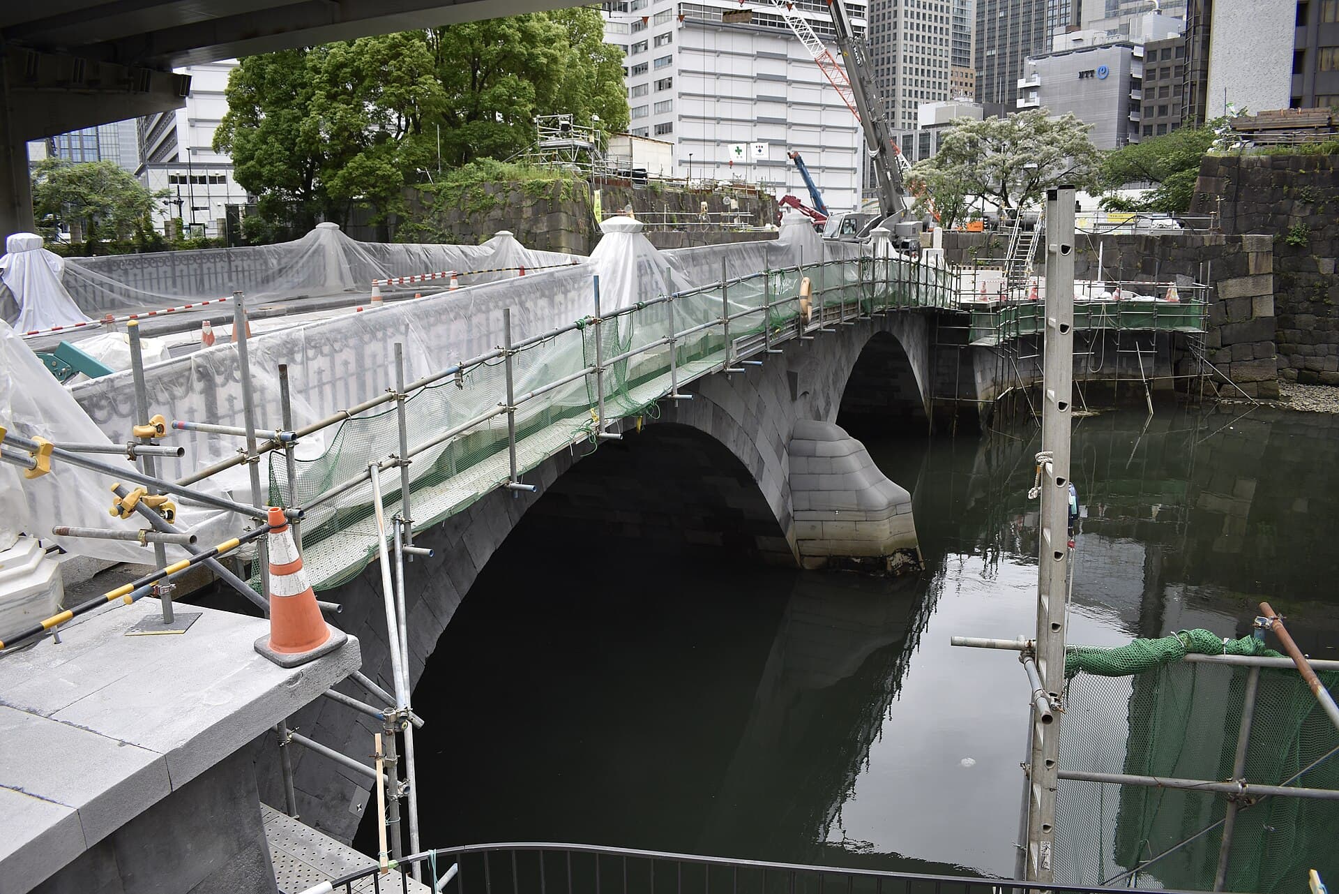 常盘桥（日本桥川）：常盘桥（日本桥川）：Wikimedia Commons 文件「Tokiwa Bridge (Nihonbashi River) 200523b.jpg」中的桥梁实景。