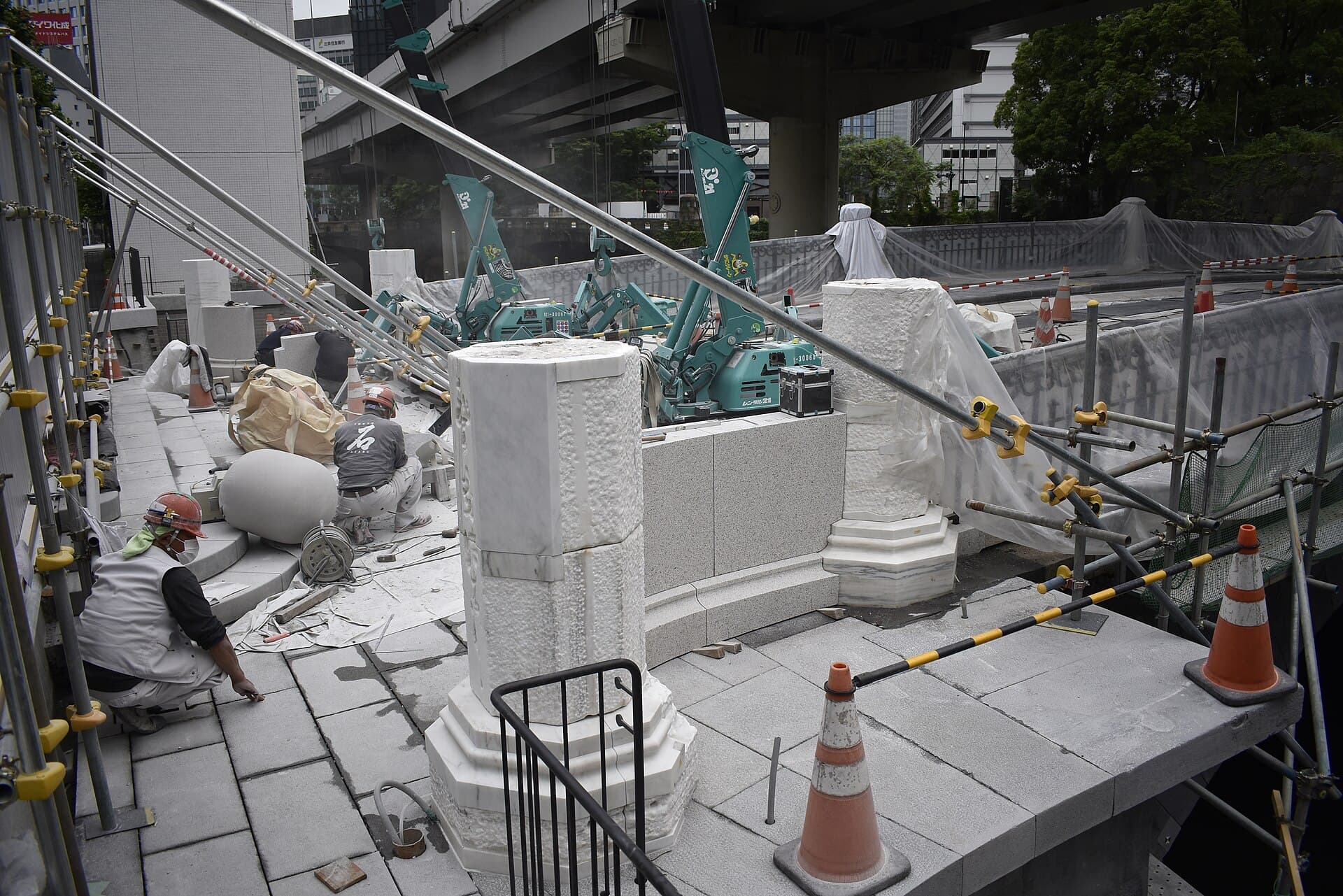 常盘桥（日本桥川）：常盘桥（日本桥川）：Wikimedia Commons 文件「Tokiwa Bridge (Nihonbashi River) 200523c.jpg」中的桥梁实景。