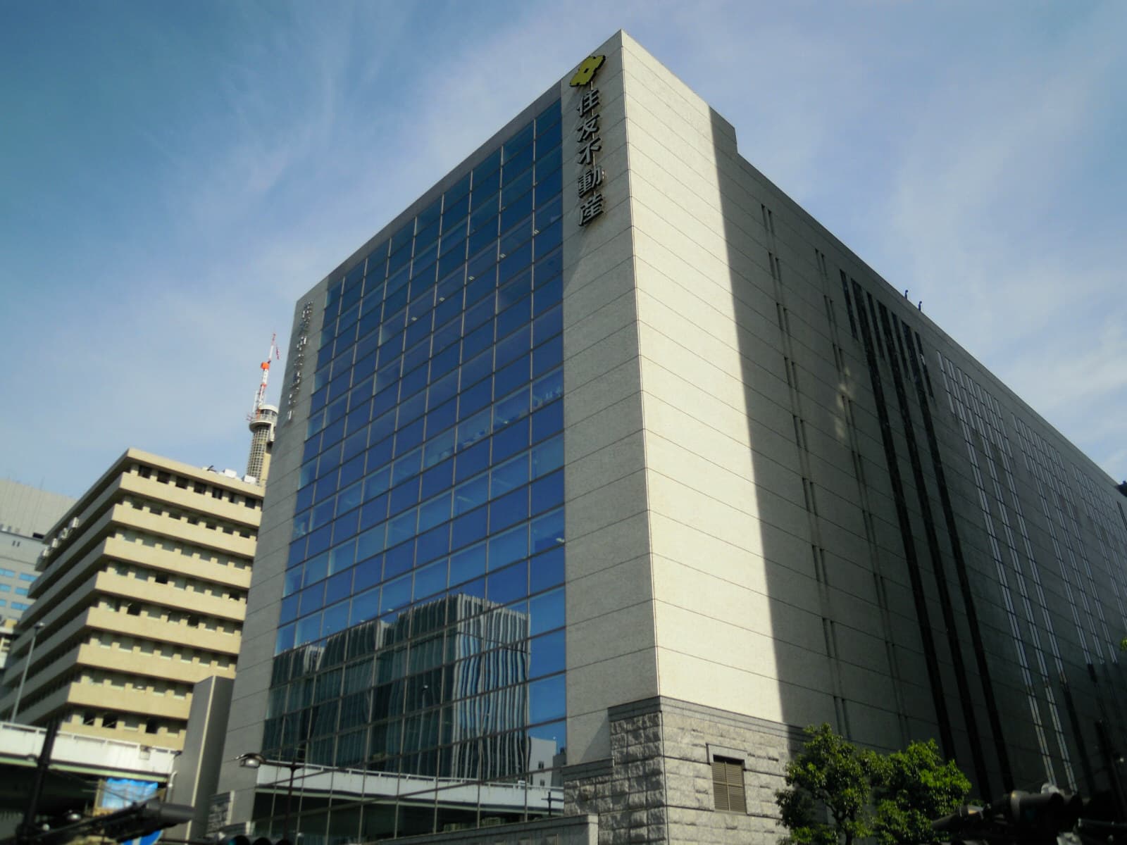 渡边桥：渡边桥：Wikimedia Commons 文件「Nakanoshima - panoramio (68).jpg」中的桥梁实景。