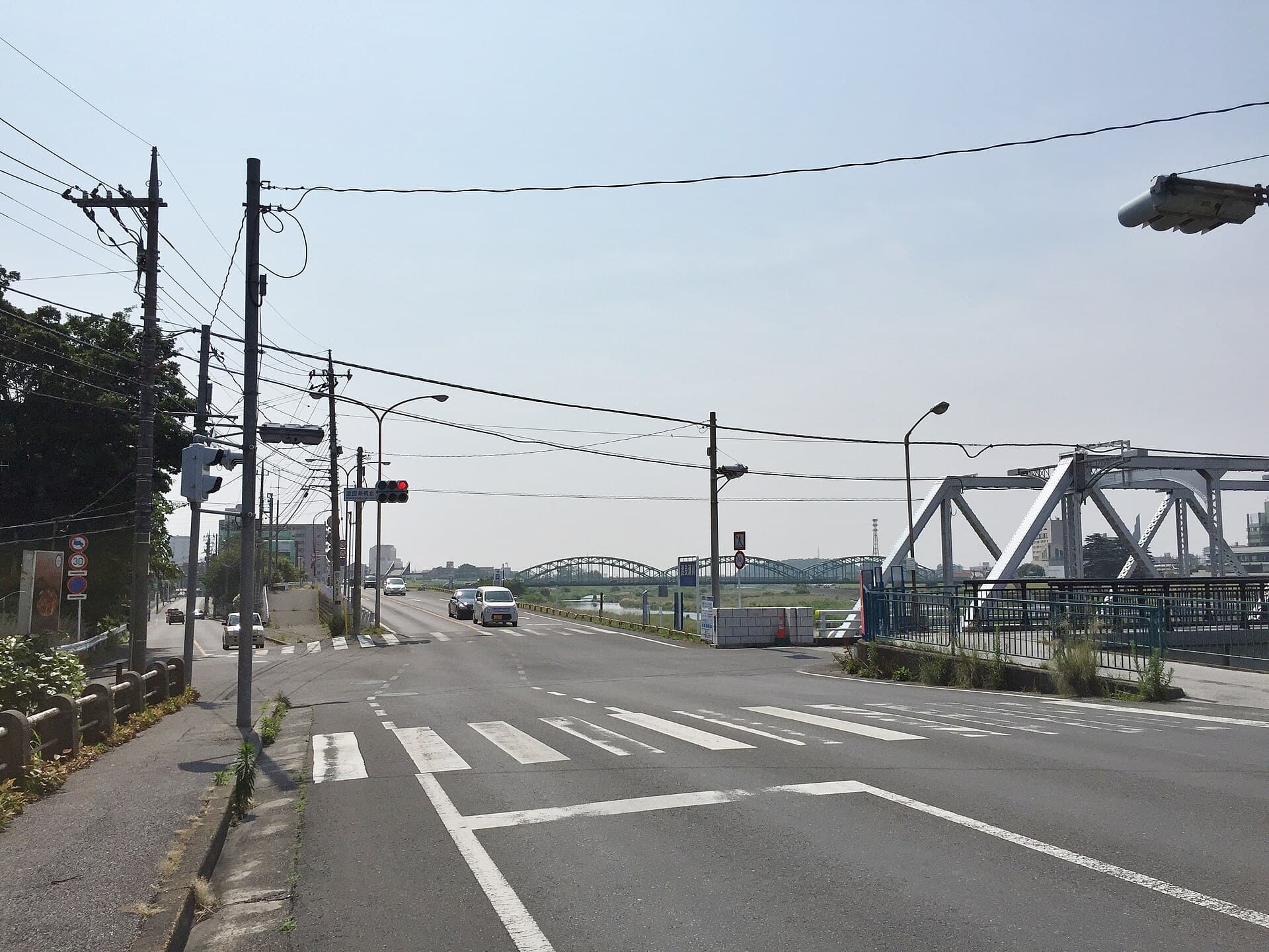 足利渡良濑桥：足利渡良濑桥：Wikimedia Commons 文件「Tochigi kendo 5 watarasebashi kita -2.JPG」中的桥梁实景。