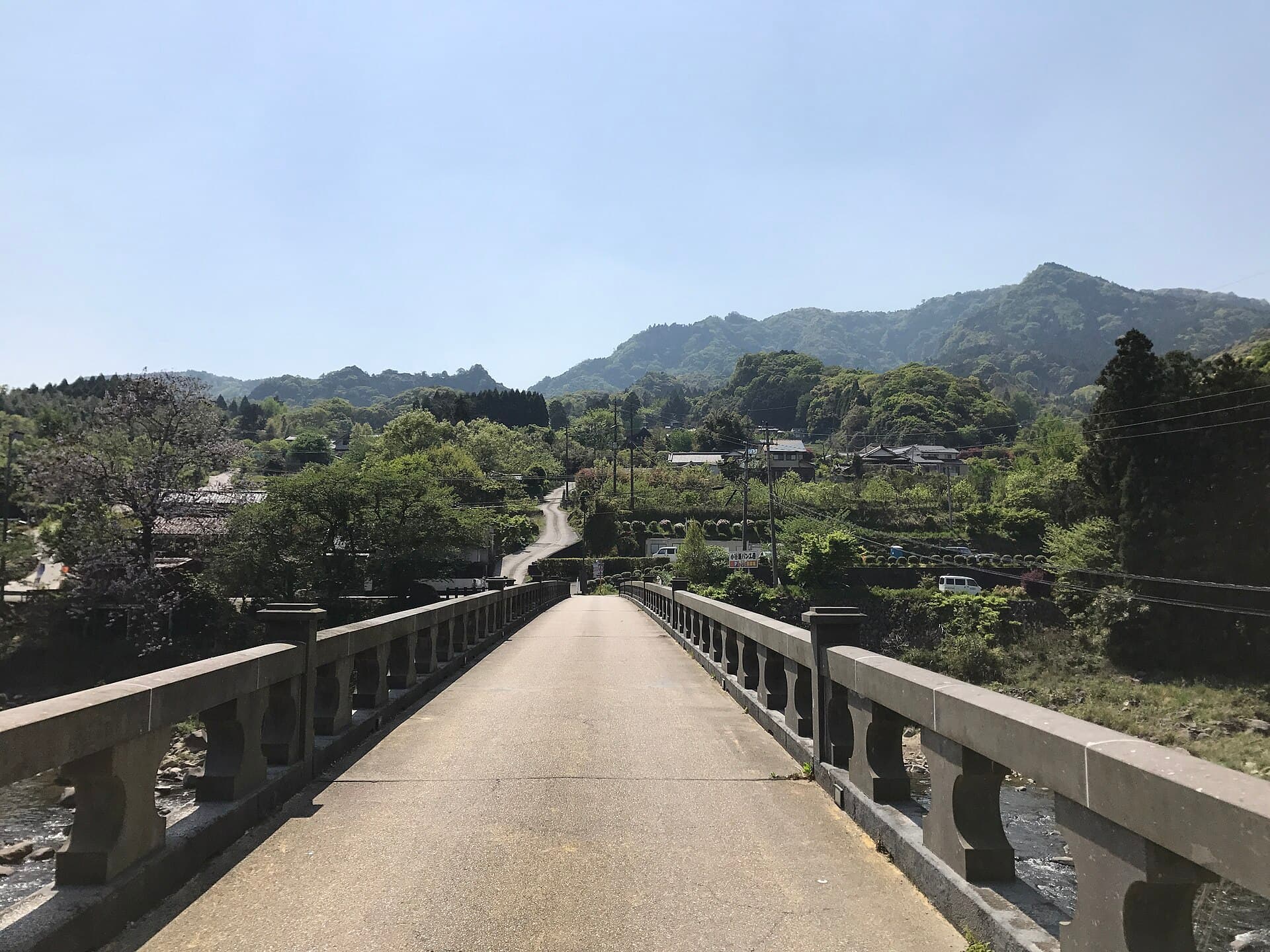 耶马溪桥：耶马溪桥：Wikimedia Commons 文件「View on Yabakeibashi Bridge.jpg」中的桥梁实景。