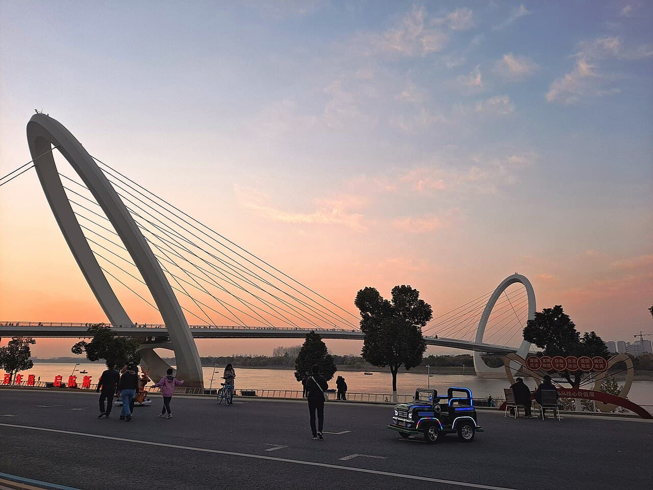 南京眼步行桥：南京眼步行桥实景 09