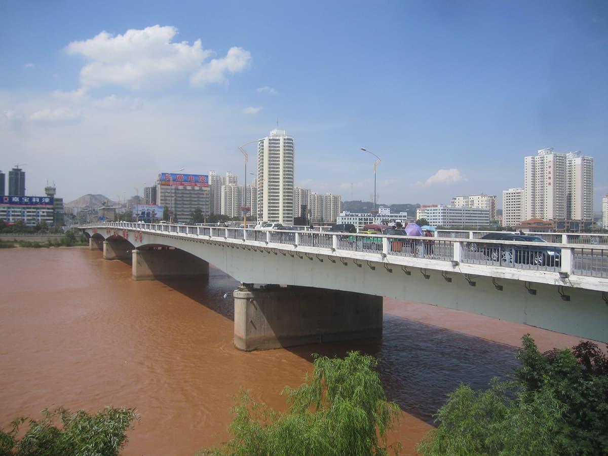 城关黄河大桥：城关黄河大桥侧景
