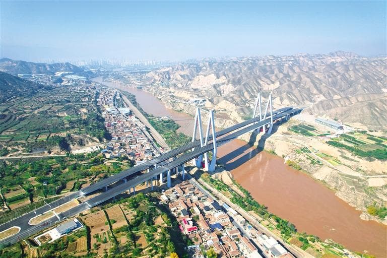 桑园子黄河大桥：桑园子黄河大桥全景（图注“桑园子黄河大桥全景”，2025年获全国最美桥梁提名奖）