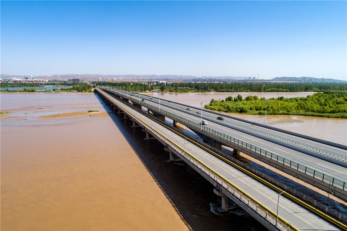 中宁黄河公路大桥：2020年8月航拍中宁黄河公路大桥（另一视角）