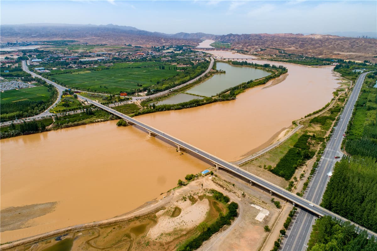 青铜峡黄河公路大桥：2020年8月航拍青铜峡黄河公路大桥（另一视角）