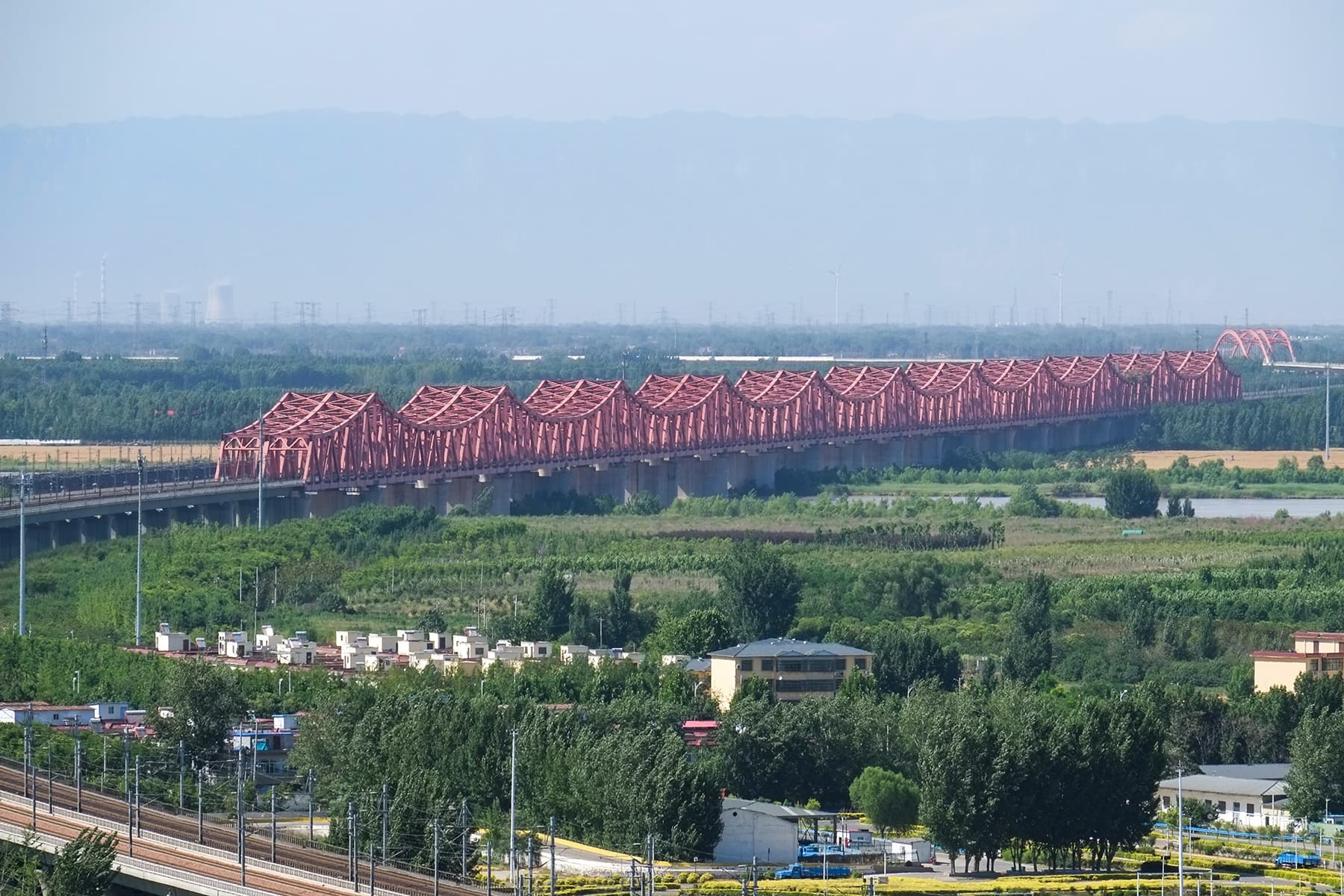 郑焦城际铁路黄河大桥：郑焦城际铁路桥远景