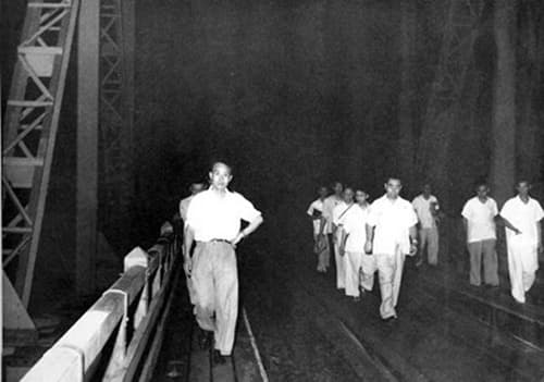 泺口黄河铁路大桥：周恩来视察泺口铁路桥（1958）