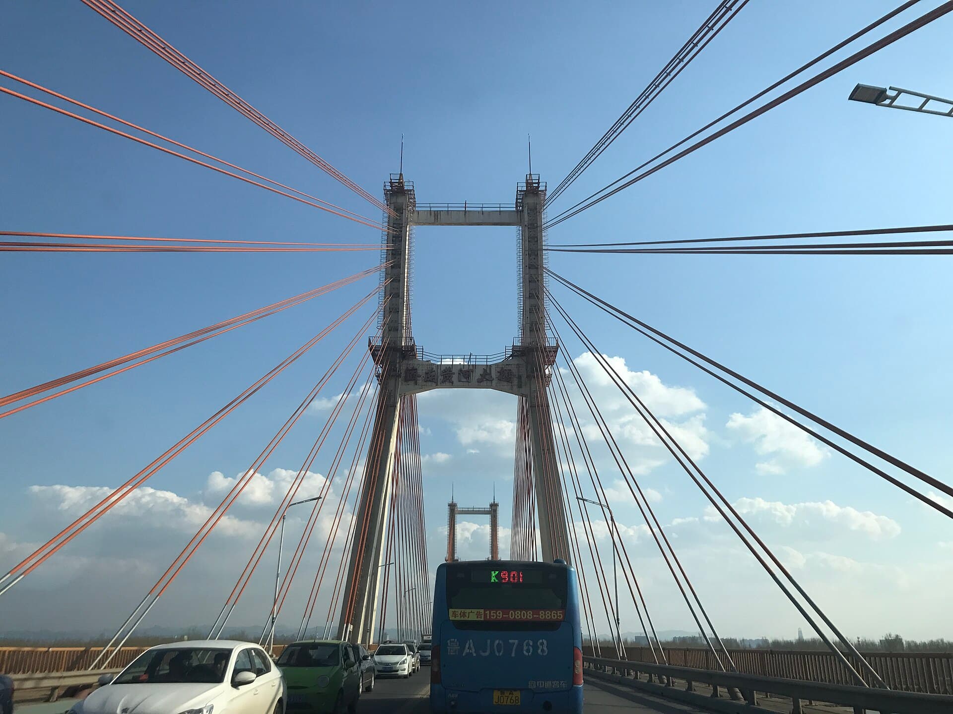 济南黄河大桥：济南黄河大桥桥面