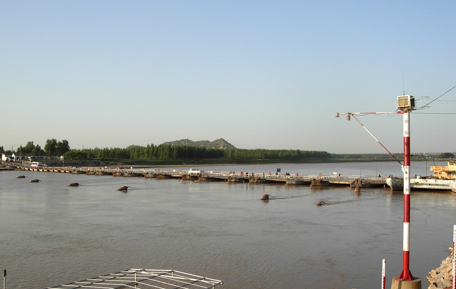 济南黄河大桥：Yellow river pontoon bridge jinan 2008 05.jpg