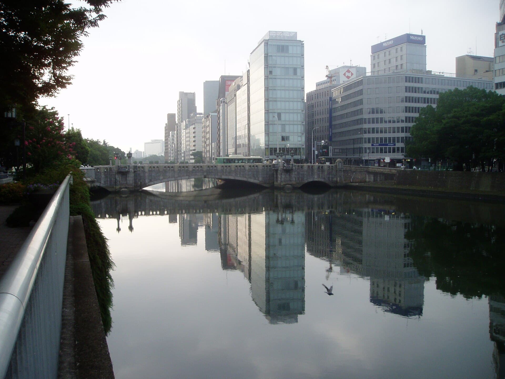 淀屋桥：淀屋桥：Wikimedia Commons 文件「淀屋橋 02.JPG」中的桥梁实景。
