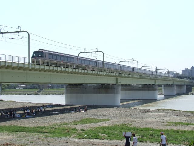 小田急多摩川桥梁主视觉
